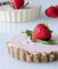 Mini Strawberry tartlet recipe - Vegan Family Recipes