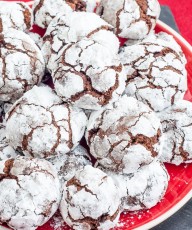 Vegan Crinkle Cookies Recipe Christmas - Vegan Family Recipes #christmas #recipe