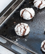 Vegan Crinkle Cookies Recipe Christmas - Vegan Family Recipes #christmas #recipe