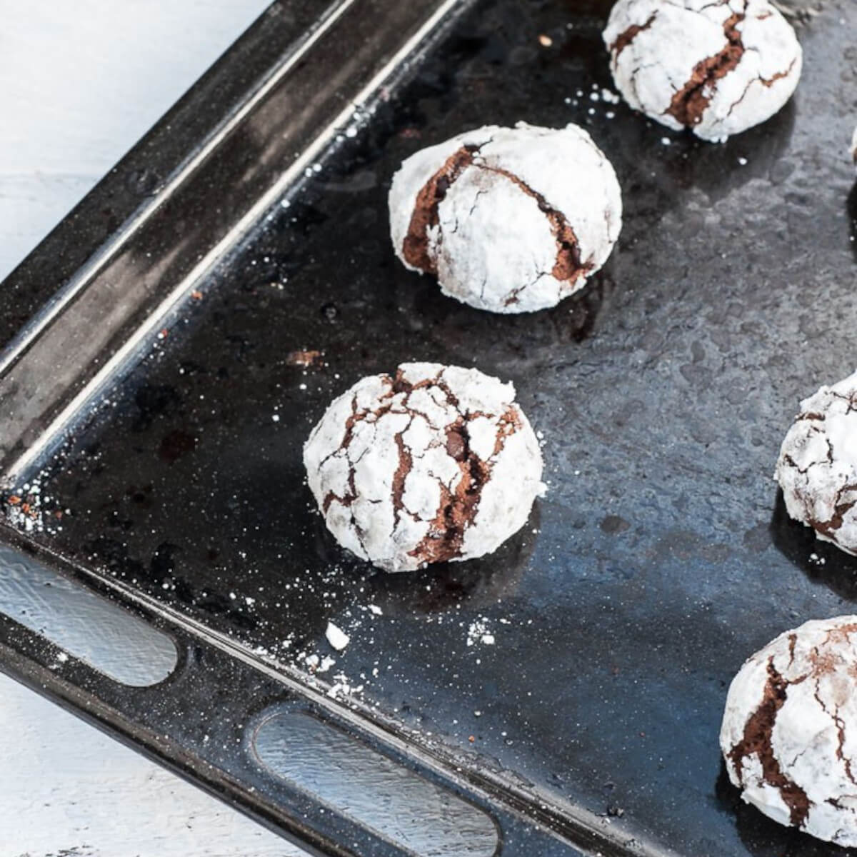 Vegan Crinkle Cookies Recipe Christmas - Vegan Family Recipes #christmas #recipe