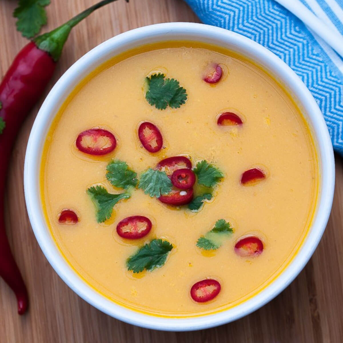 Easy Thai Carrot Soup Recipe that is Vegan, Vegetarian, Gluten-free, and Paleo! | VeganFamilyRecipes.com | #healthy #vegetables #gf