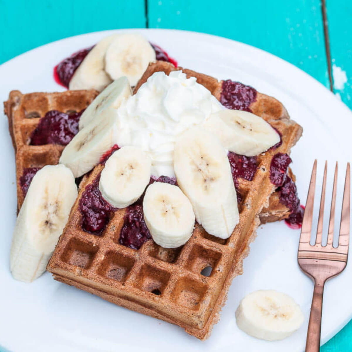 Vegan Banana Waffles Recipe - VeganFamilyRecipes.com #healthy #whole wheat