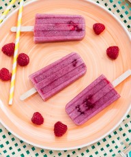 Creamy Chia Raspberry Popsicles that are easy to make and super delicious! #vegan# dairyfree #healthy