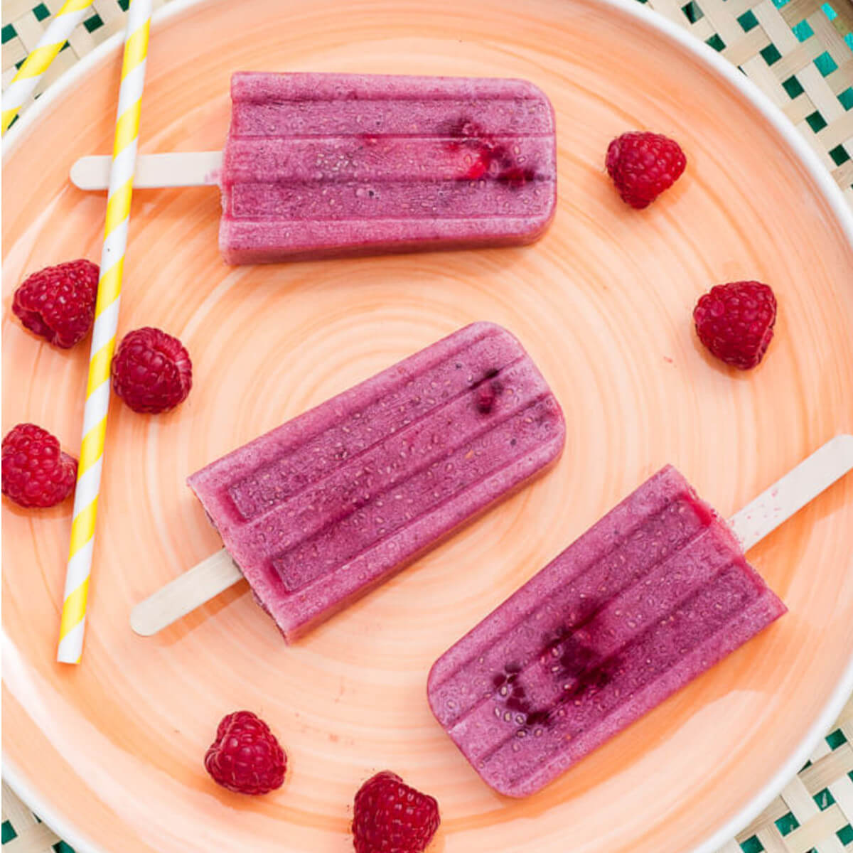 Creamy Chia Raspberry Popsicles that are easy to make and super delicious! #vegan# dairyfree #healthy