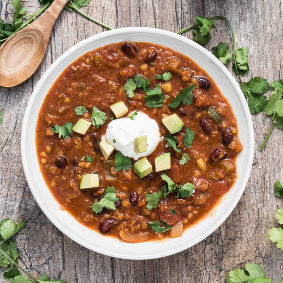 Red Lentil Chili Recipe , Quick and Easy - VeganFamilyRecipes.com #vegan #dinner