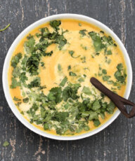 Coriander Carrot Soup Recipe Vegan Gluten-free /// VeganFamilyRecipes.com #healthy #autumn